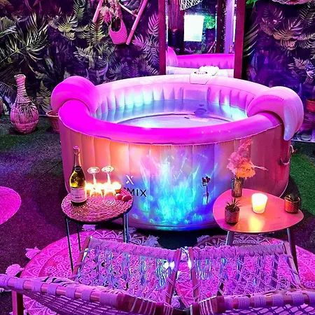 Un Mirage Tropical En Bord De Loire, Love Et Detente Saint-Clément-des-Levées Exterior foto